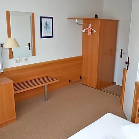 Hoellsteiner Hof 스타이넨