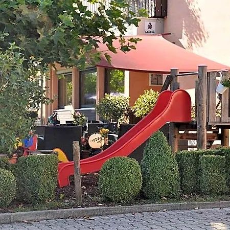 Hoellsteiner Hof 호텔 스타이넨